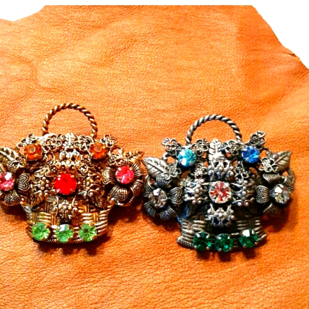 Quality Brooches - image 1